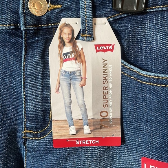 NWT Levi's 710 Super Skinny Slightly Distressed Jeans - Picture 4 of 7